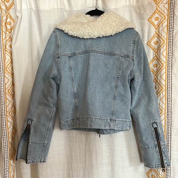 NWT Levi’s Retro Sherpa Trucker Jacket XS - Picture 2 of 5